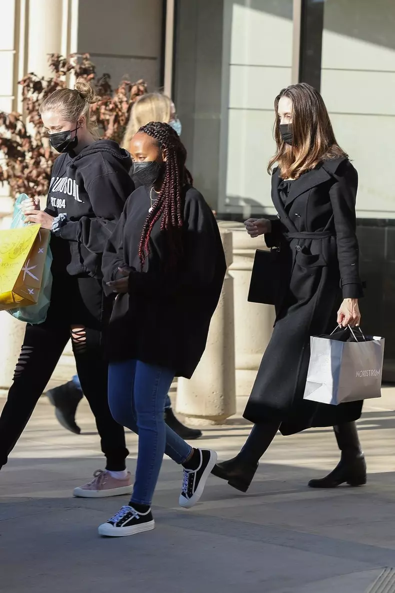 Angelina Jolie does some shopping with her girls