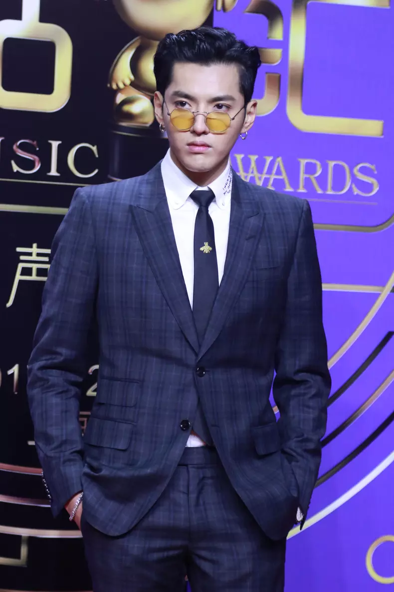 Kris Wu dresses up in stylish Hip-Hop gear to endorse 11th Migu Music Awards in Shanghai