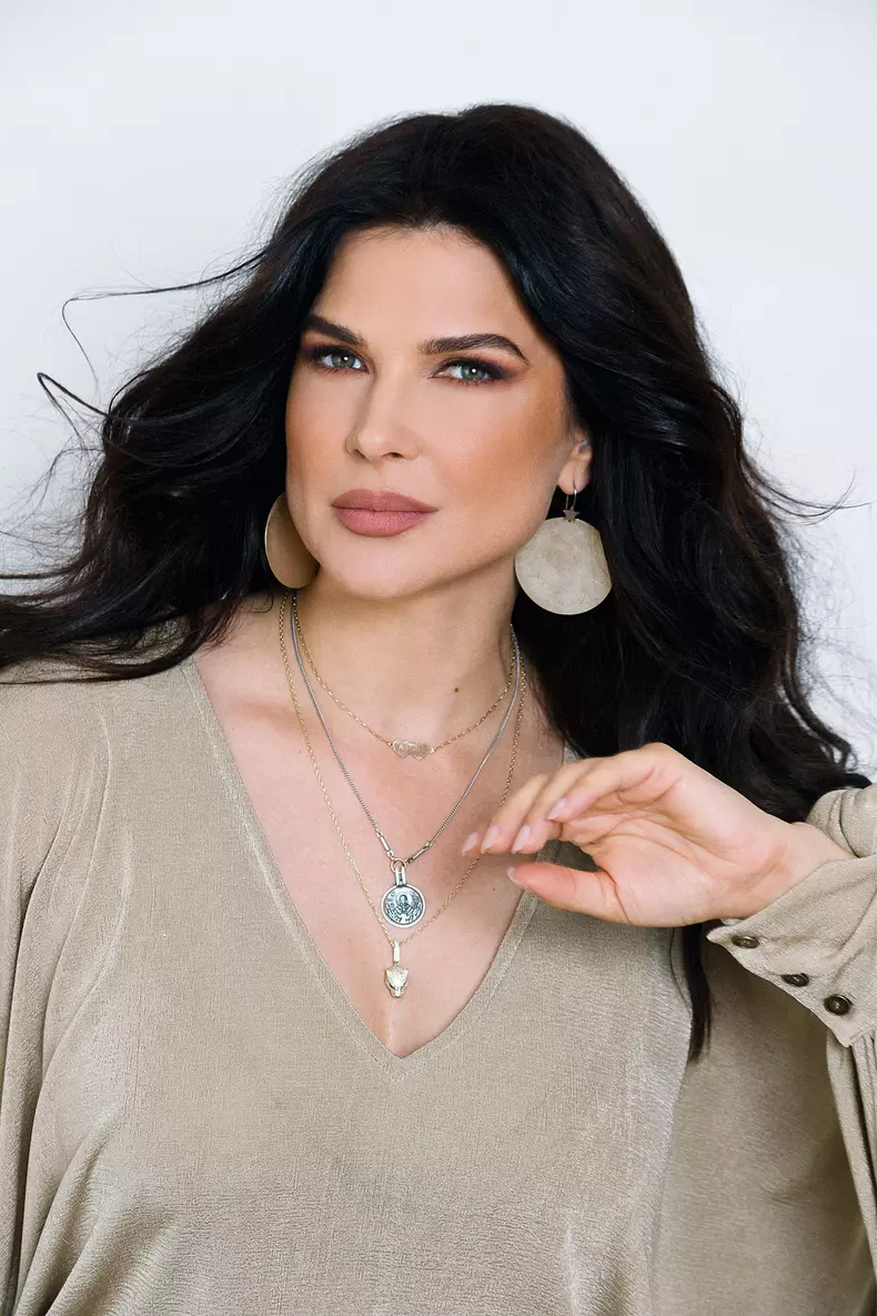 Monica-Barladeanu-Dumnezeu11