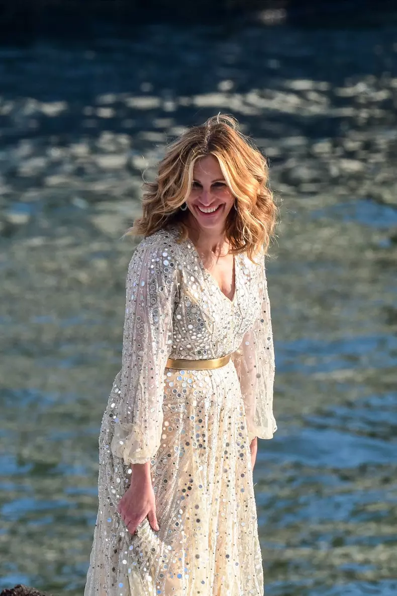 Semi-exclusif - L'actrice américaine Julia Roberts sur le tournage d'une publicité pour Lancôme sur la péniche Cachemire sur la Seine ŕ Paris