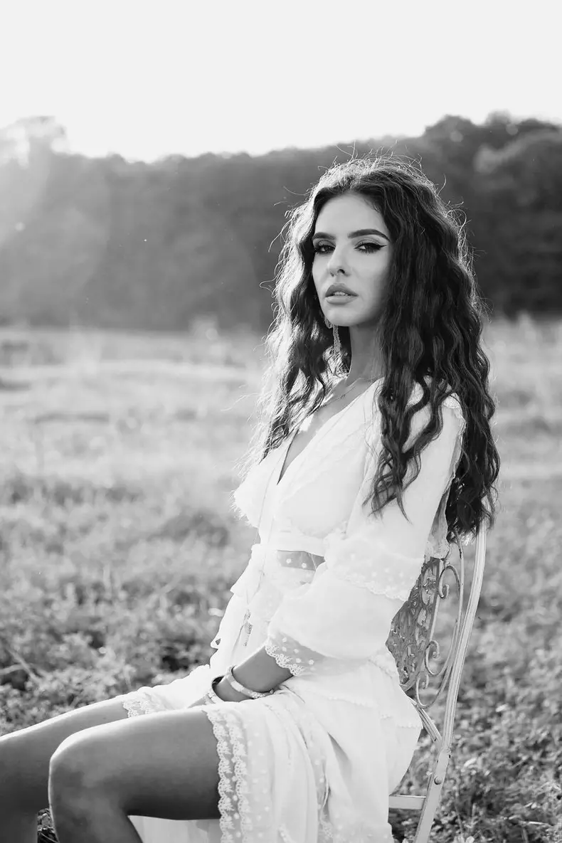 Mellina a participat la Survivor