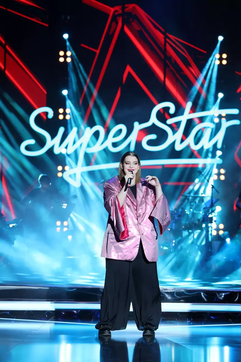 maria-ojica-a-creat-un-moment-plin-de-energie-reusind-sa-castige-admiratia-publicului-smiley-zsunt-fanul_3