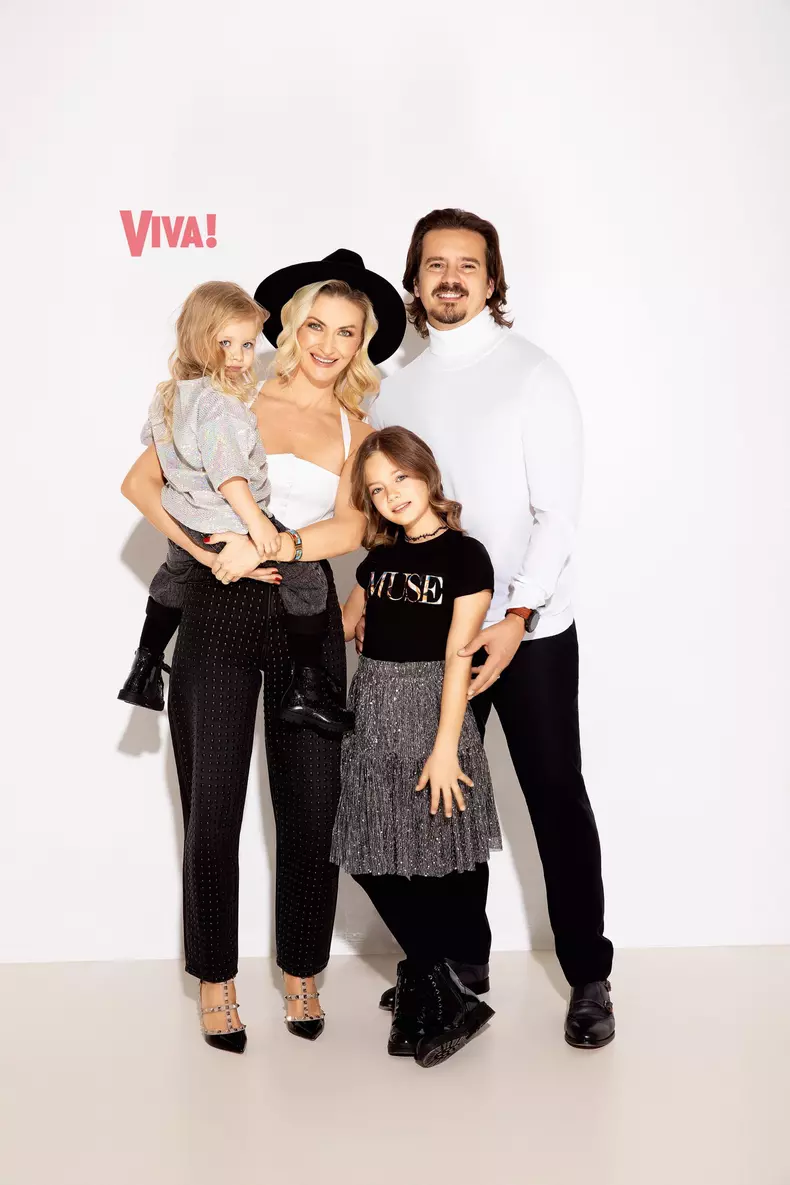 elwira-si-mihai-petre-relatia-cu-fetitele-1