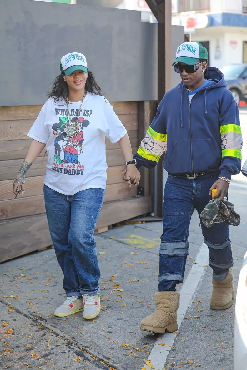 Pregnant Rihanna wears a 'That's My Daddy' t-shirt for a casual lunch with ASAP Rocky at Craig's