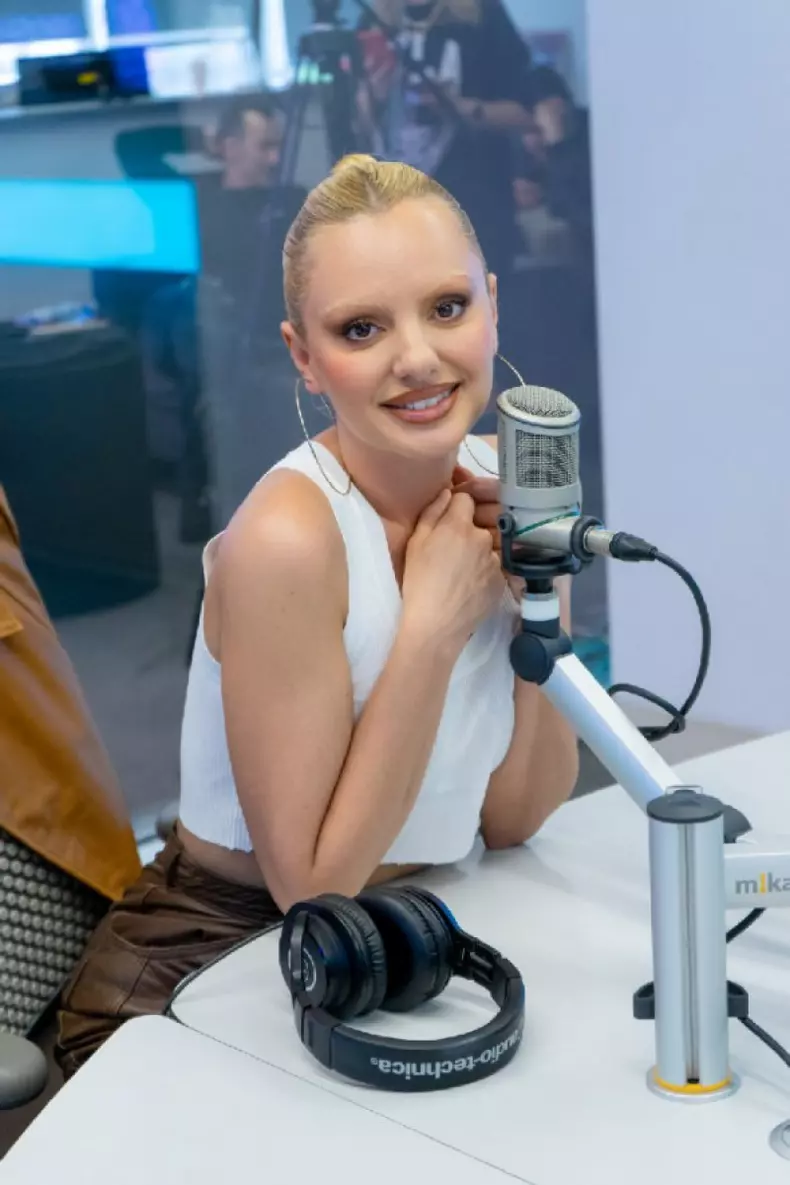 NzBiYTM4YjNhMDJiYmFmZWM2Mjg4MGNmNjEwYw.thumb_