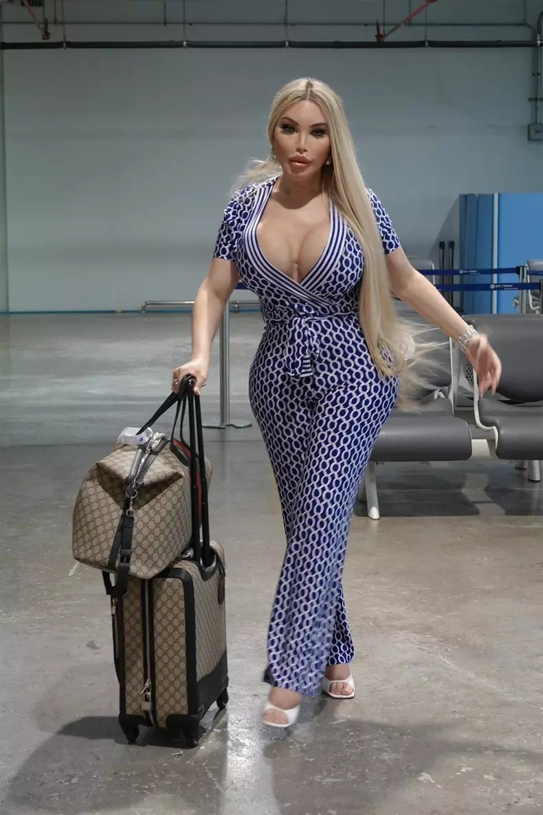 The Reality star Jessica Alves pictured in Bangkok after her recent surgery procedures!