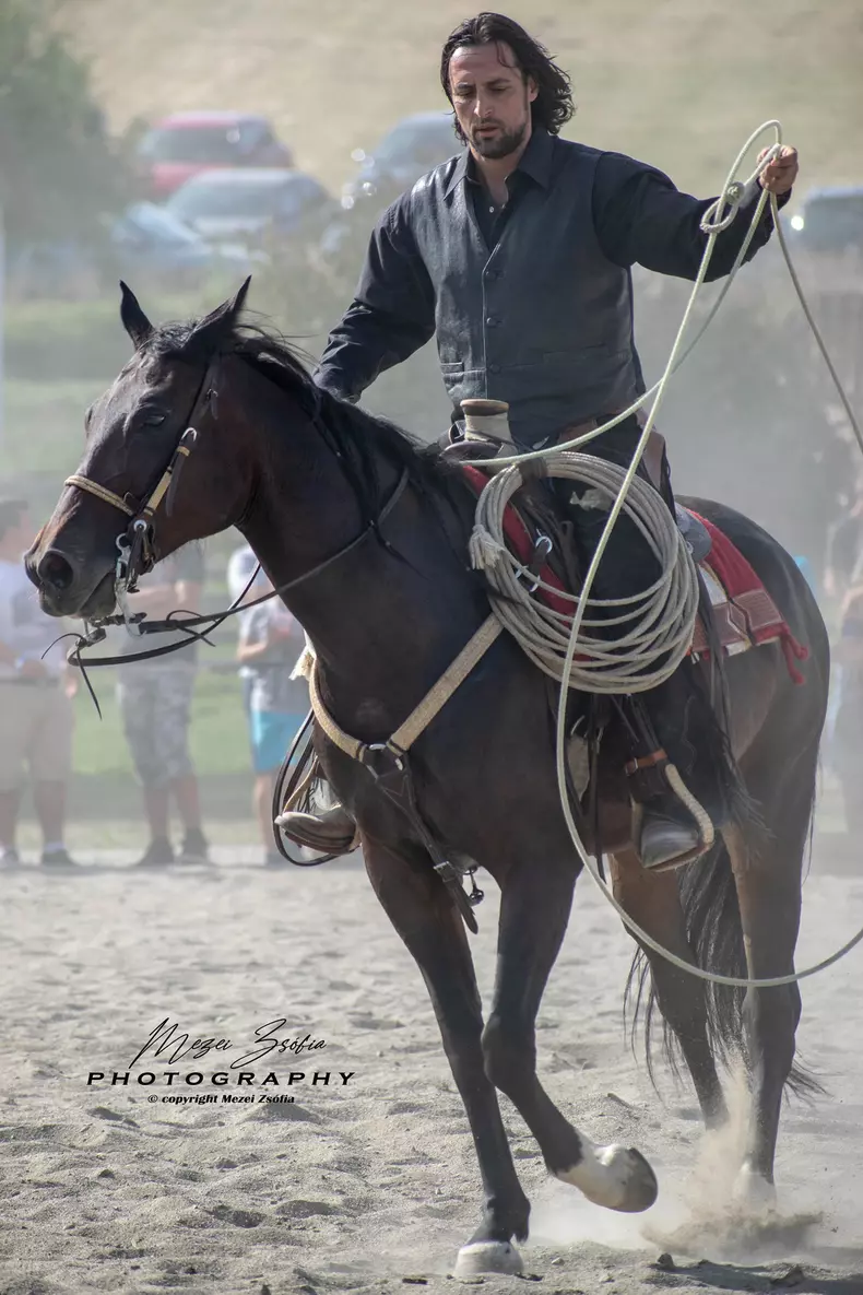 69902790_1295977030561491_2038342284126191616_n