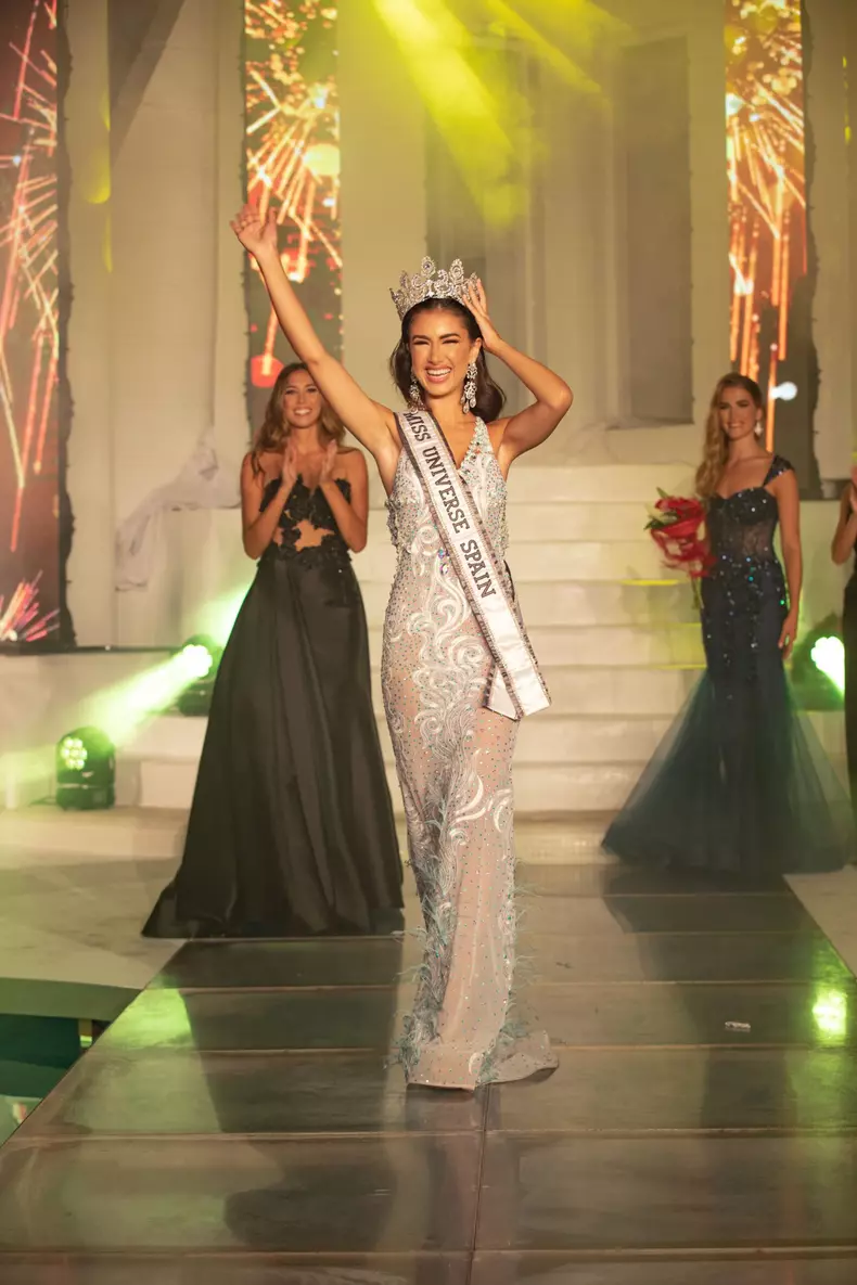 Sarah Loinaz is crowned Miss Universe Spain 2021