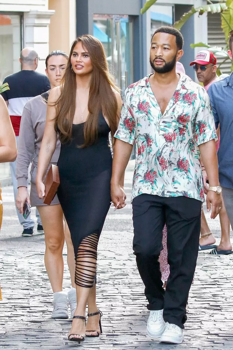 *EXCLUSIVE* Chrissy Teigen and John Legend go shopping in Nice - ** WEB MUST CALL FOR PRICING **