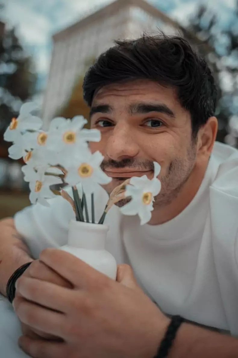 cine-este-alex-bogdan