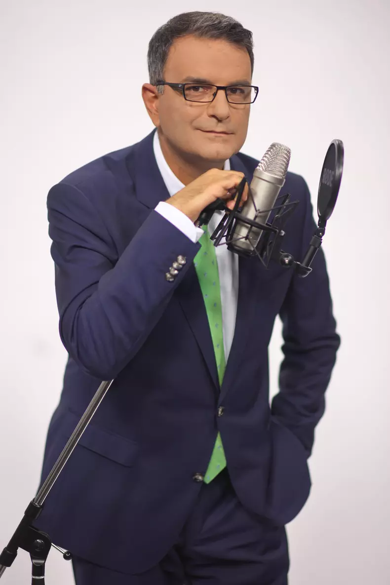 lucian-mindruta-foto-scaled-1