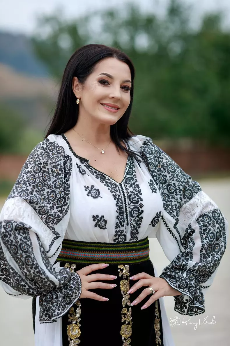 angela rusu 100