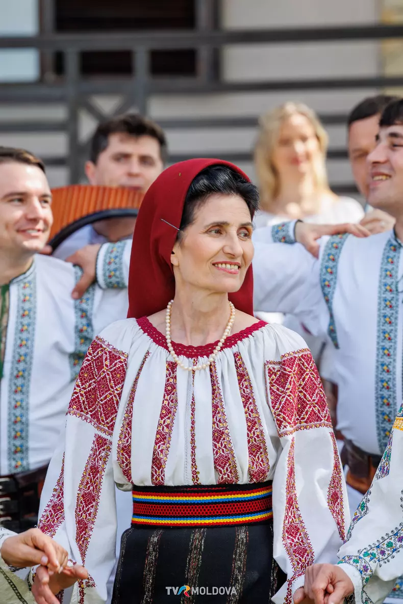 Cine-sunt-Surorile-Osoianu-10