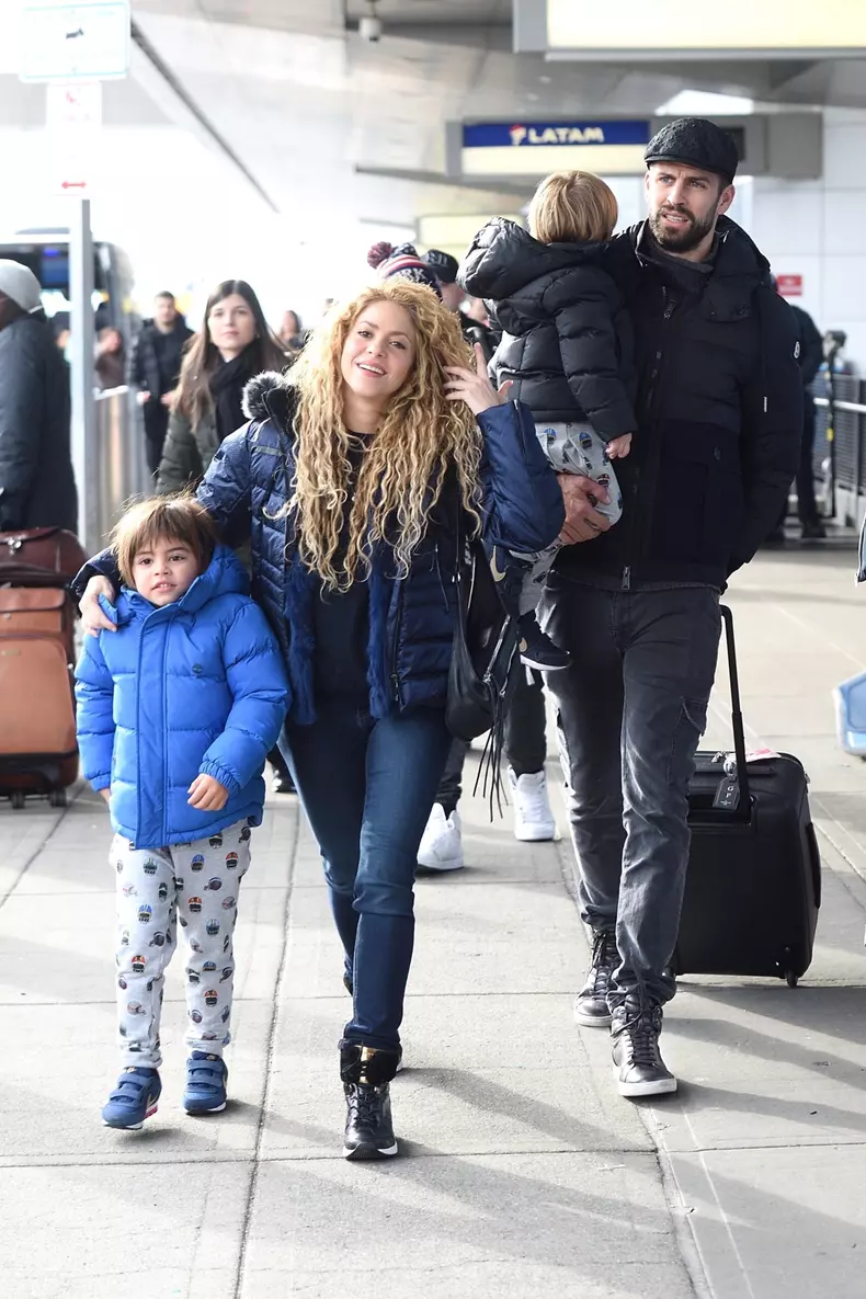 Shakira and Gerard Piqué arrive with the kids at JFK airport