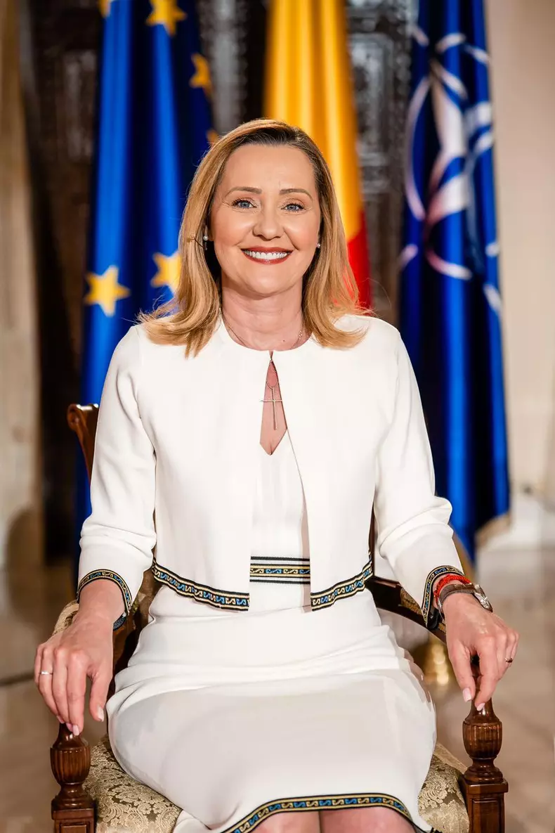 Elena Lasconi2