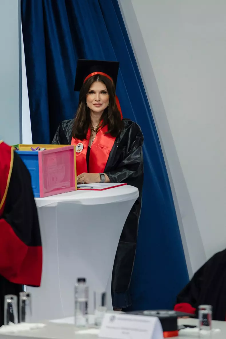 Monica Barladeanu absolvire10