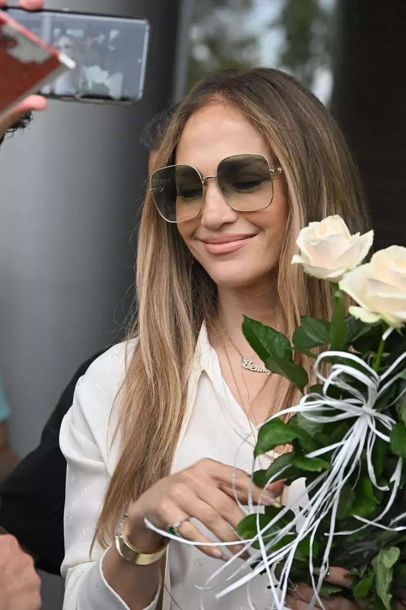 Jennifer Lopez with fans in Warsaw