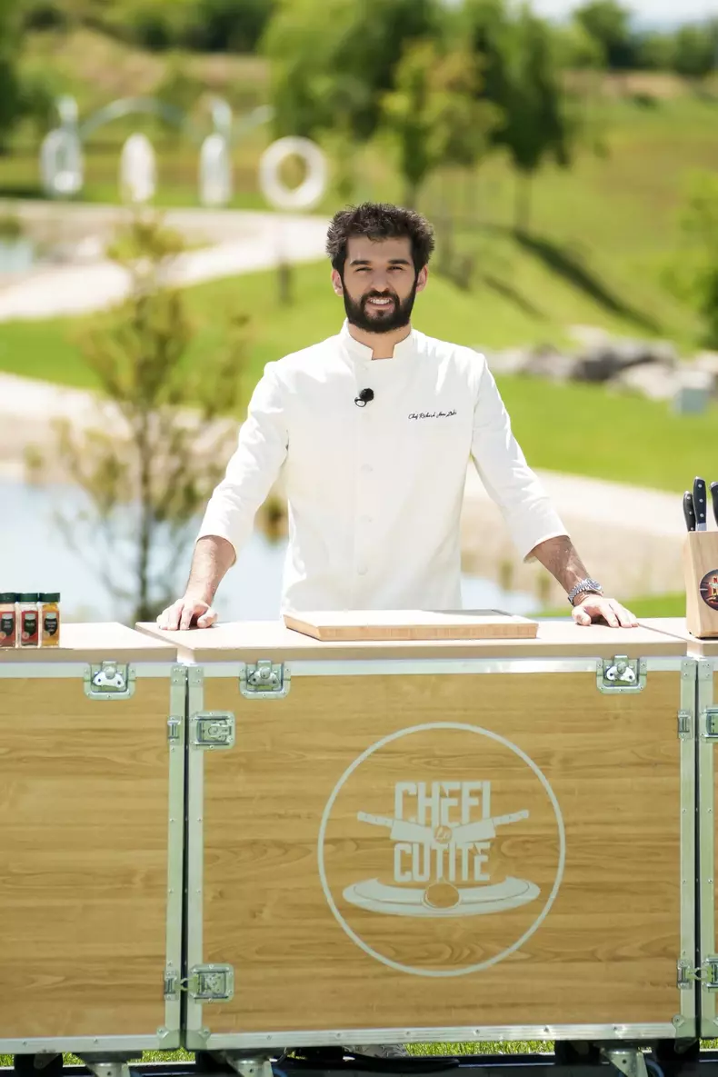 Chefi la cutite sezonul 16