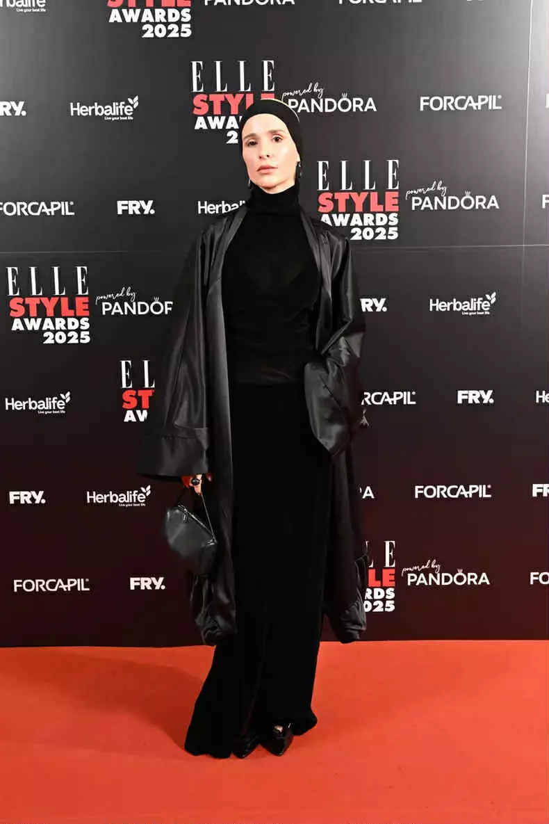 tinute elle15