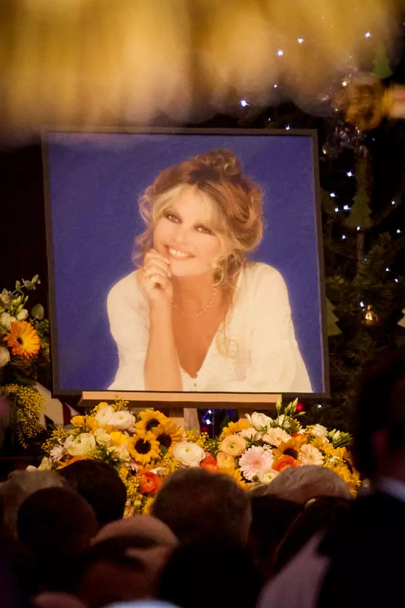 Arrivées aux obsèques de Brigitte Bardot en l'église Paroissiale Notre-Dame-de-l'Assomption de Saint-Tropez