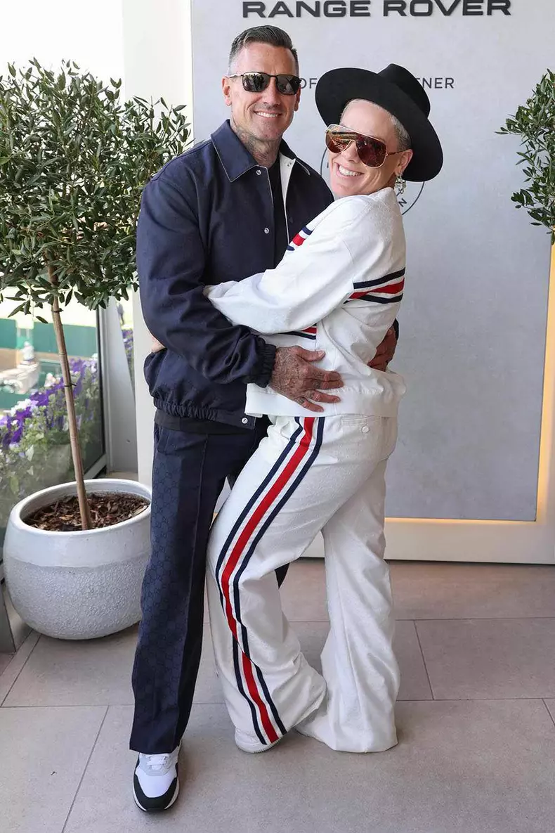 Pink și Carey Hart3