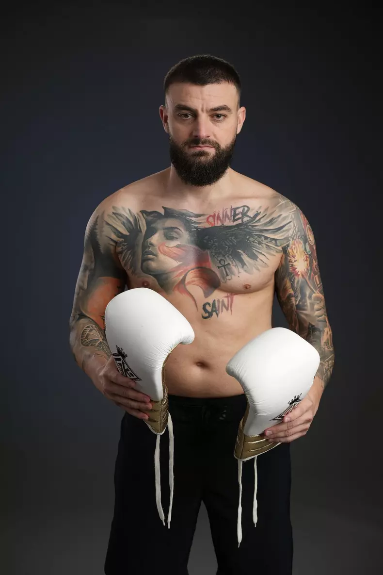 Adrian Kaan5