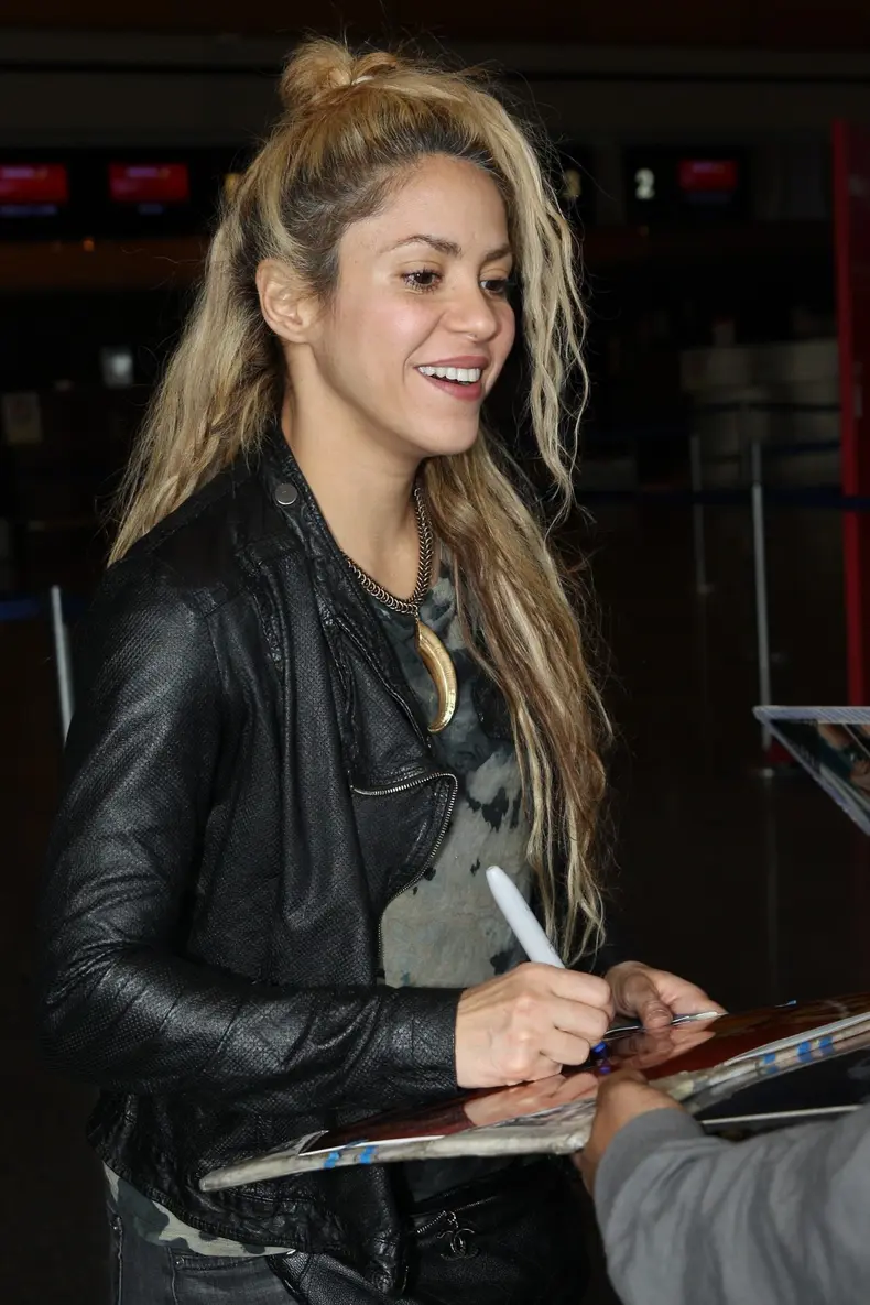 *EXCLUSIVE* Shakira and Gerard Pique travel with their kids in Boston