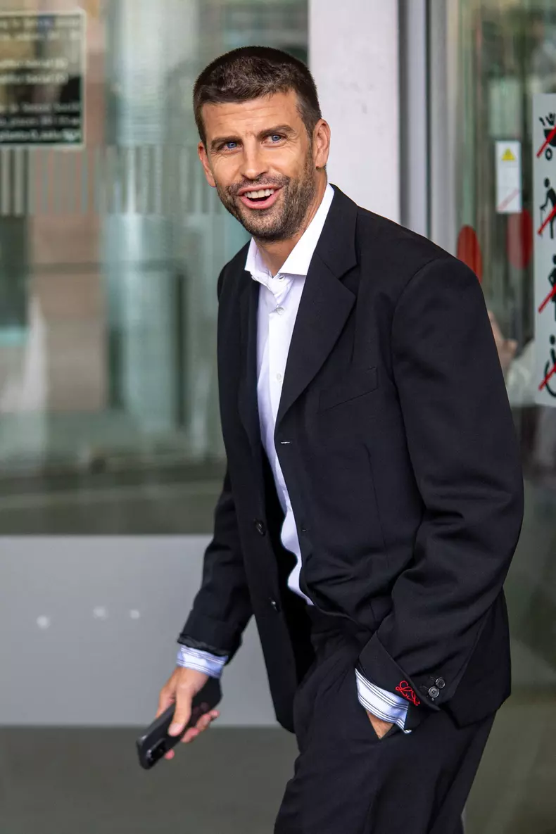 Shakira and Piqué Are Facing Each Other in Court - Barcelona