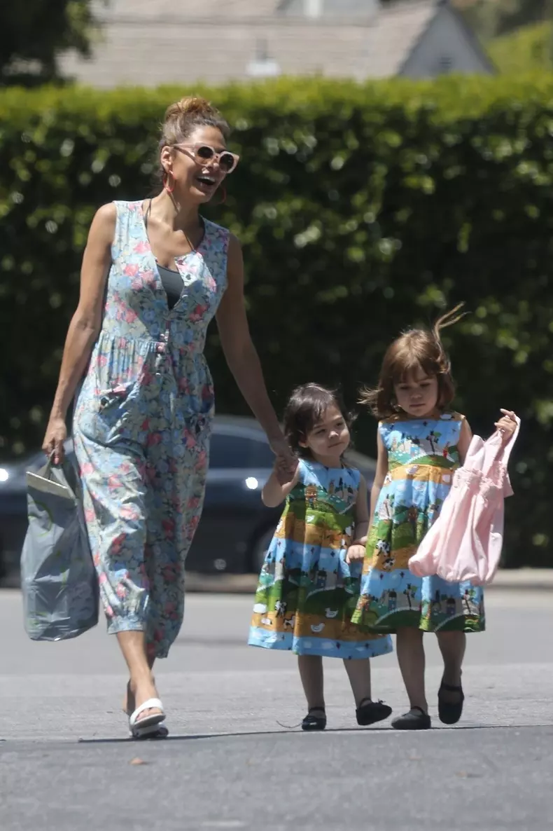 Cum își împart Eva Mendes și Ryan Gosling treburile casnice. Cine e „obsedat de bucătărie” în familia lor