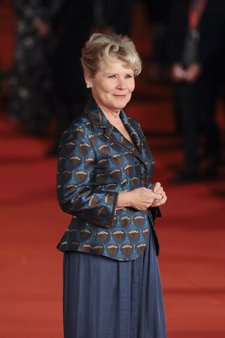 Cum a afectat-o pe Imelda Staunton, actrița din „The Crown”, moartea reginei. „Reacția mea m-a surprins”