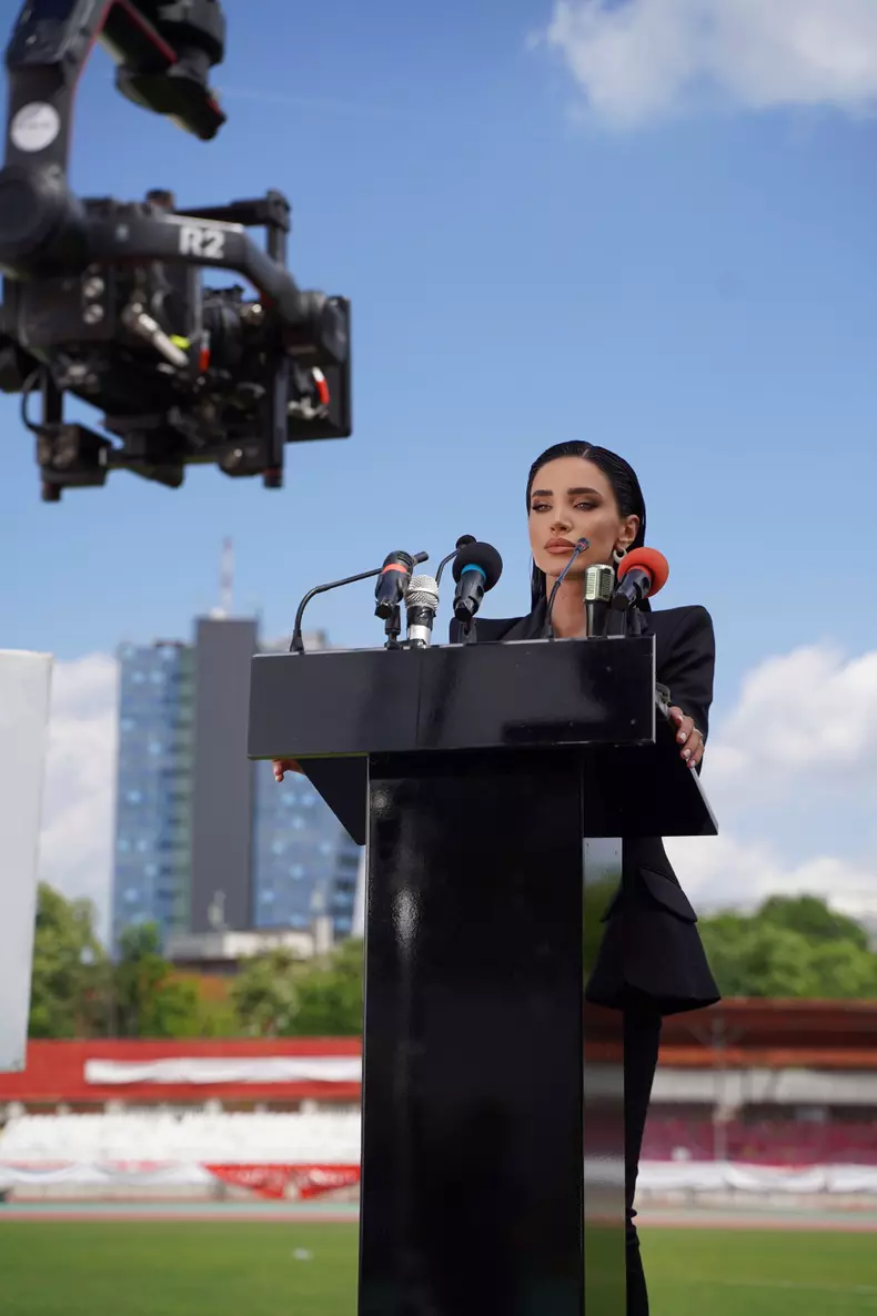 Adelina Pestrițu Scumpă Foc Smiley JUNO