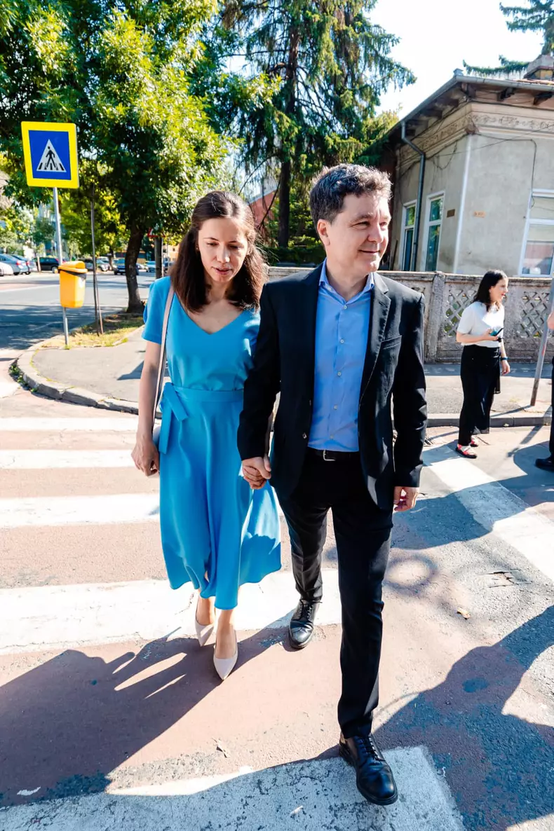nicusor dan si mirabela