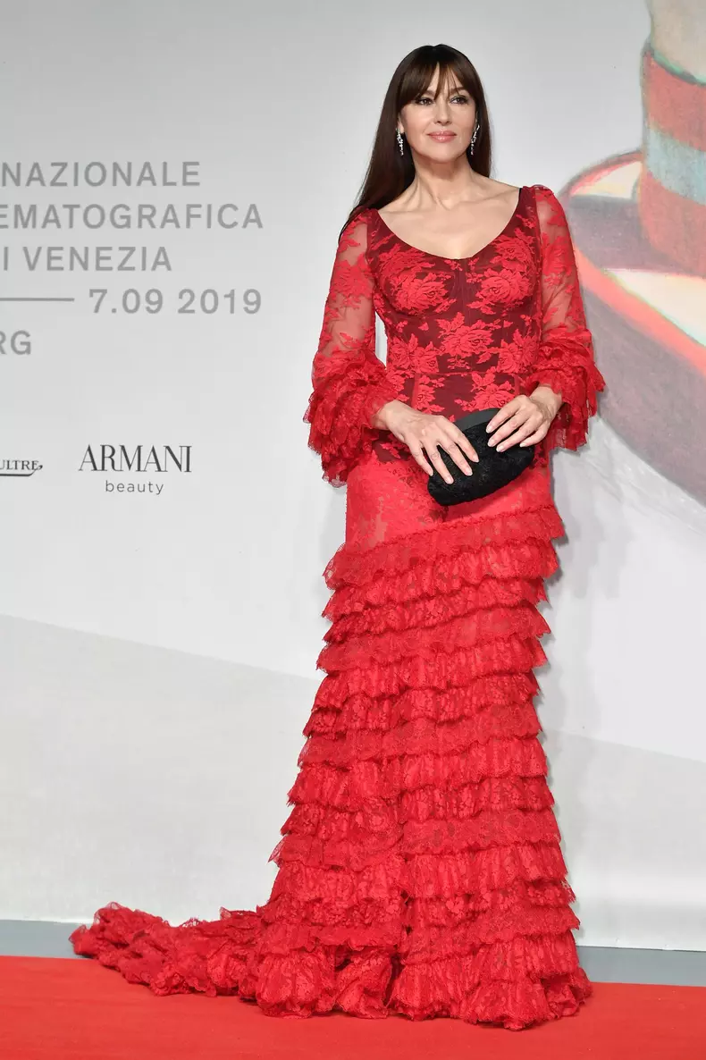 Monica Bellucci ținută