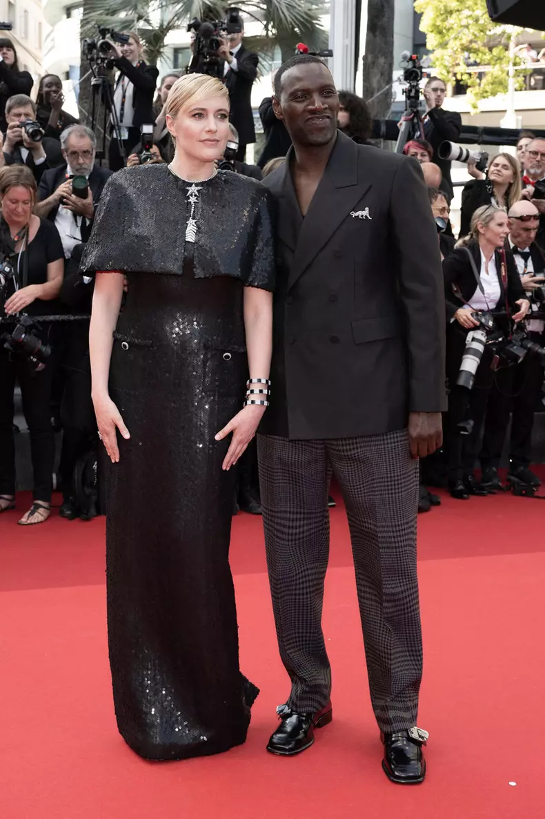 Greta Gerwig, ținută Chanel, și Omar Sy