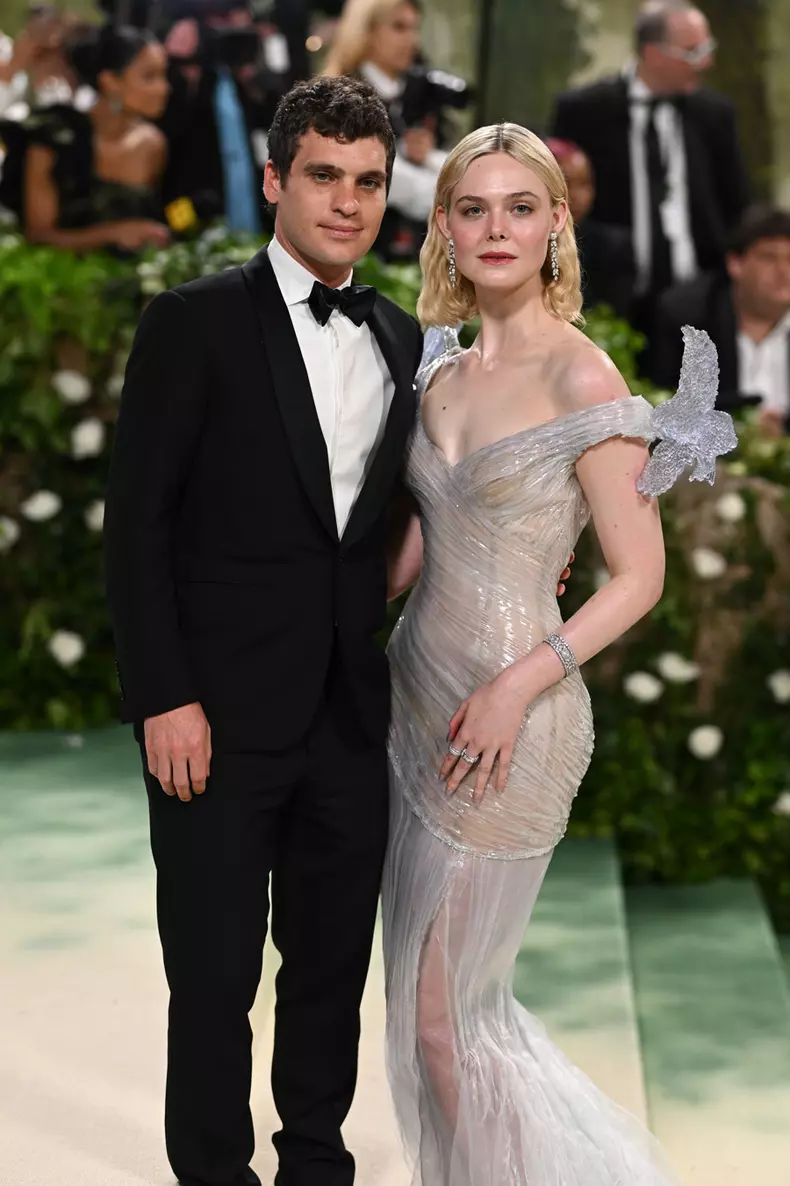 Gus Winner & Elle Fanning în Balmain