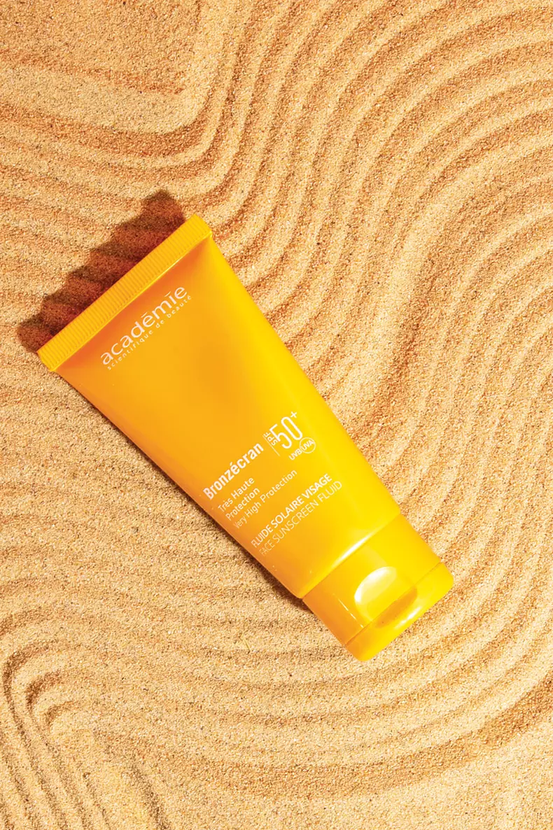 Académie Scientifique de Beauté lanseaza BRONZÉCRAN
