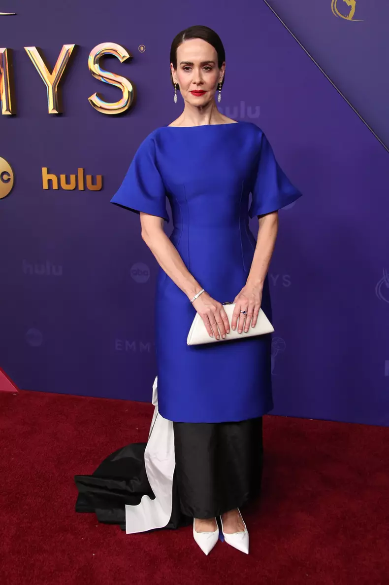 Sarah Paulson (ținută Prada)