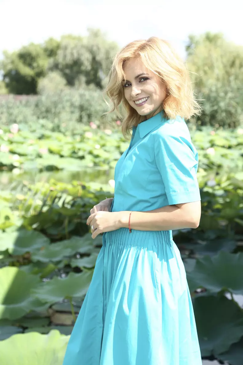 AE50F419-4F3B-4DE1-914F-1000AE055448-1