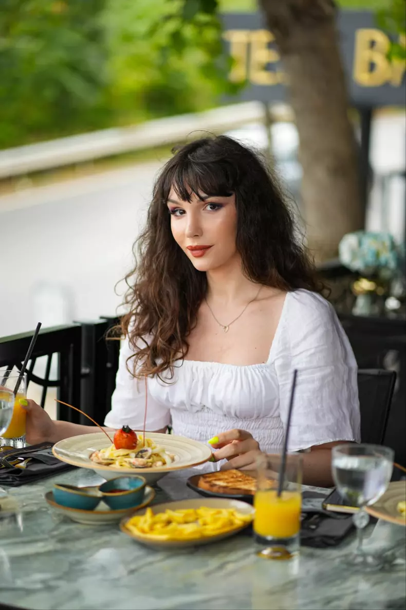 cine-este-daria-jane-2