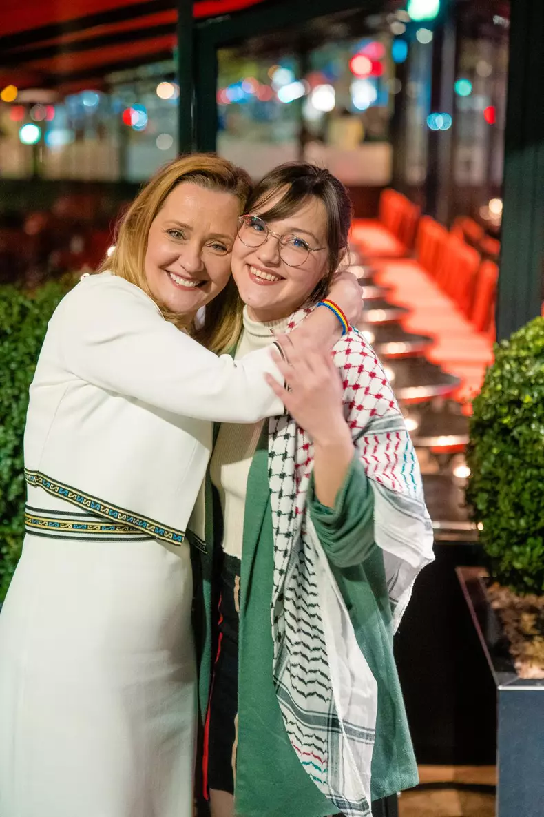 Elena-si-Oana-Lasconi-1