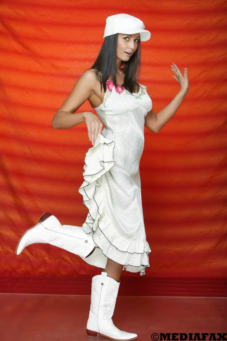 Nicoleta_Luciu_Having_fun_02.jpg
