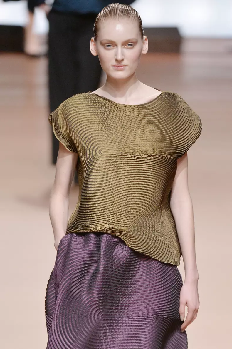 Issey_Miyake_hepta_552702.jpg