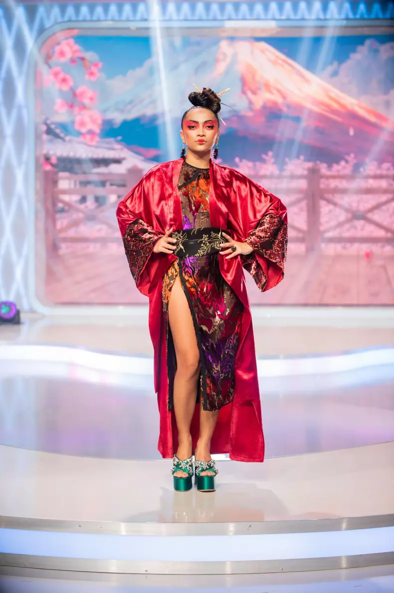 Bella-Santiago-la-Bravo-ai-stil-Celebrities-1