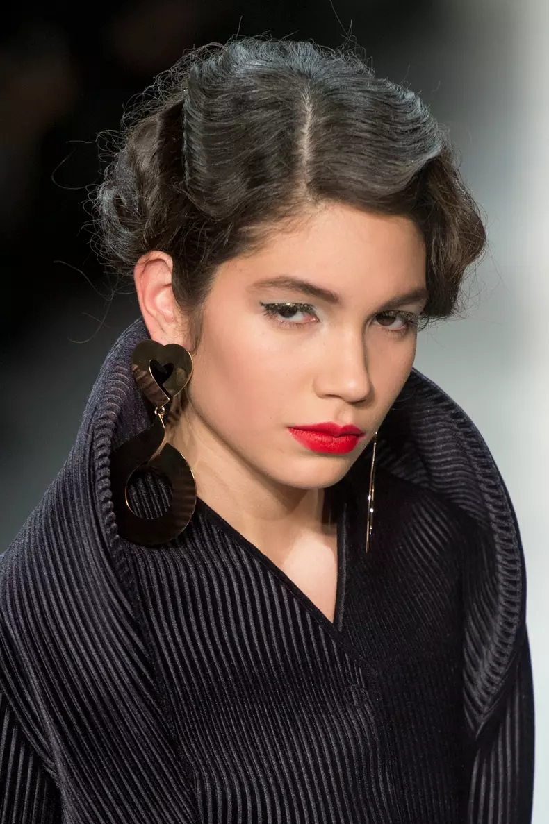 Saptamana Modei de la New York: par sculptat, vazut la La Petite Robe