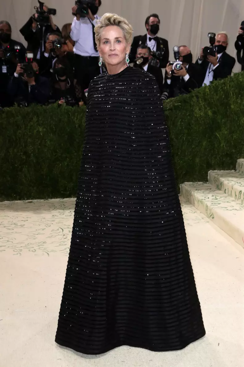Sharon Stone în Thom Browne