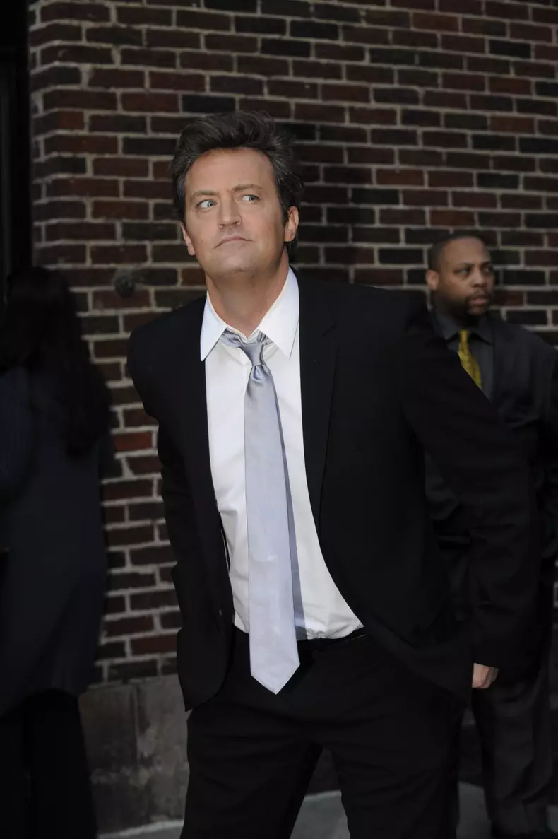 Ultimele zile din viața lui Matthew Perry. De ce au fost îngrijorați prietenii săi și ce au găsit polițiștii în casa lui