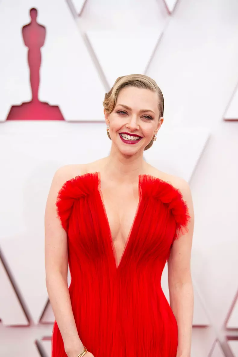 Amanda Seyfried, într-o rochie realizată de fiica ei