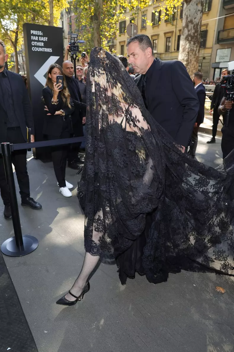 Dolce and Gabbana fashion show guest entrance