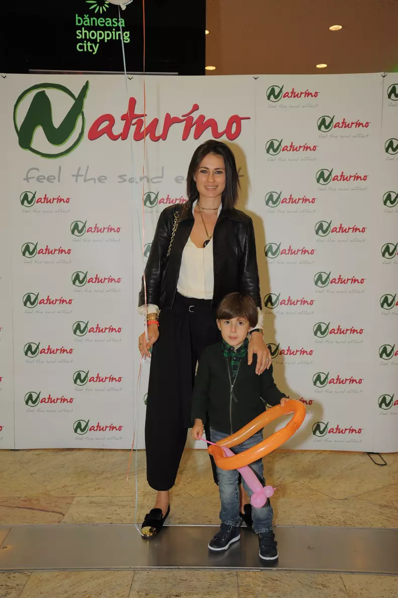 Roxana Voloseniuc si fiul ei, Ivan