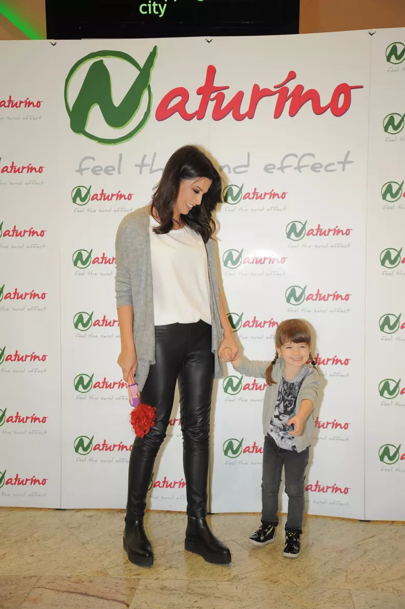 Simona Patruleasa si fiica ei, Ingrid